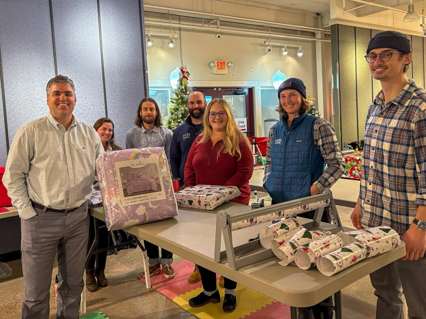 HEB Staff volunteering for Angels and Elves